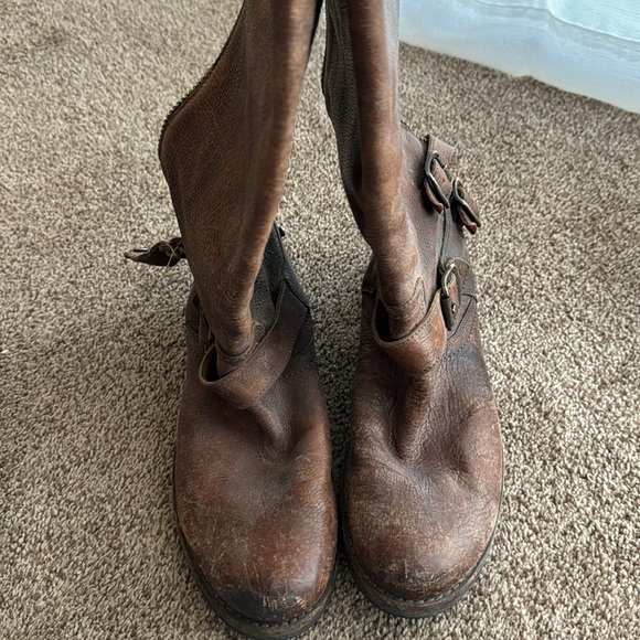 Frye women’s Veronica zipper back slouch boot Cognac brown - Picture 4 of 5